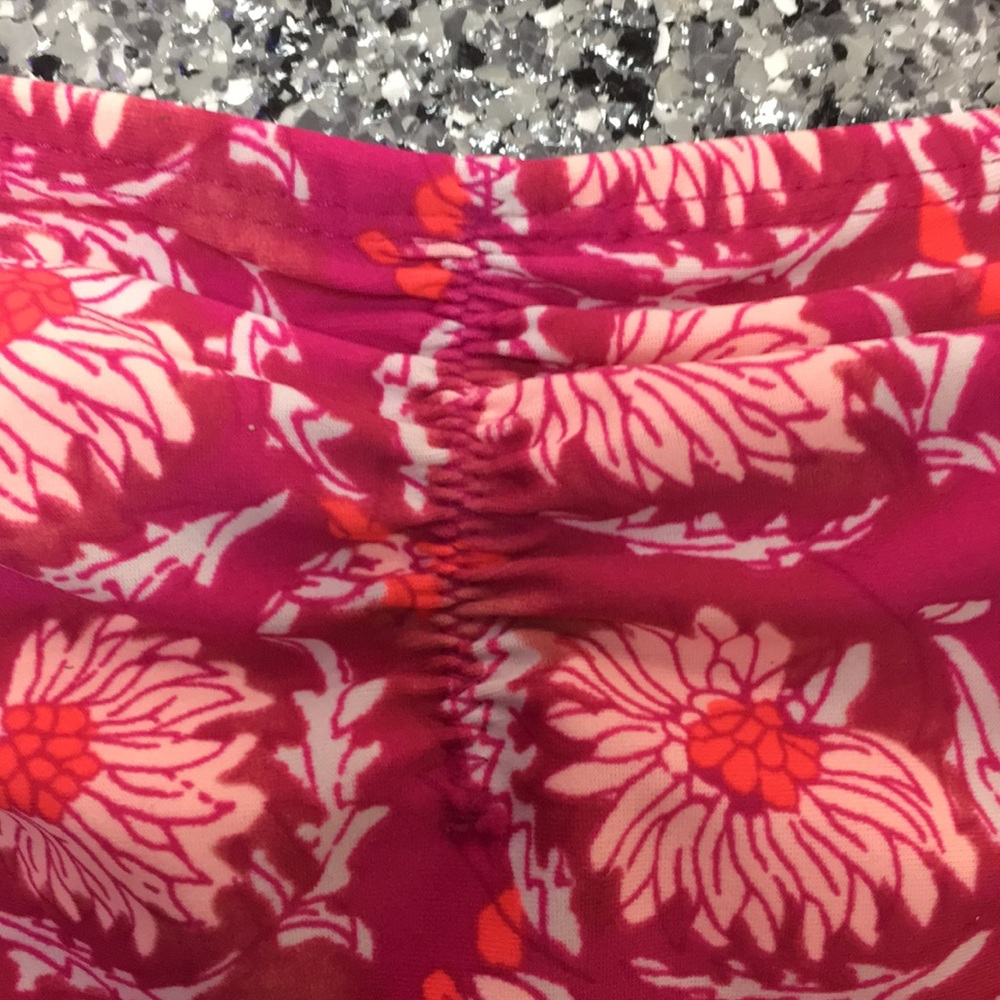Bikini - Picture 3 of 6